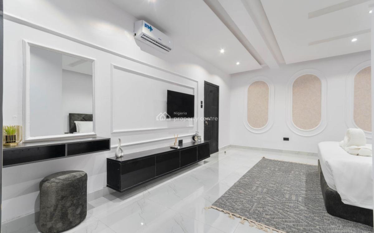 Tastefully Furnished 2-bedroom Apartment, Admiralty, Lekki Phase 1, Lekki, Lagos, Flat / Apartment Short Let