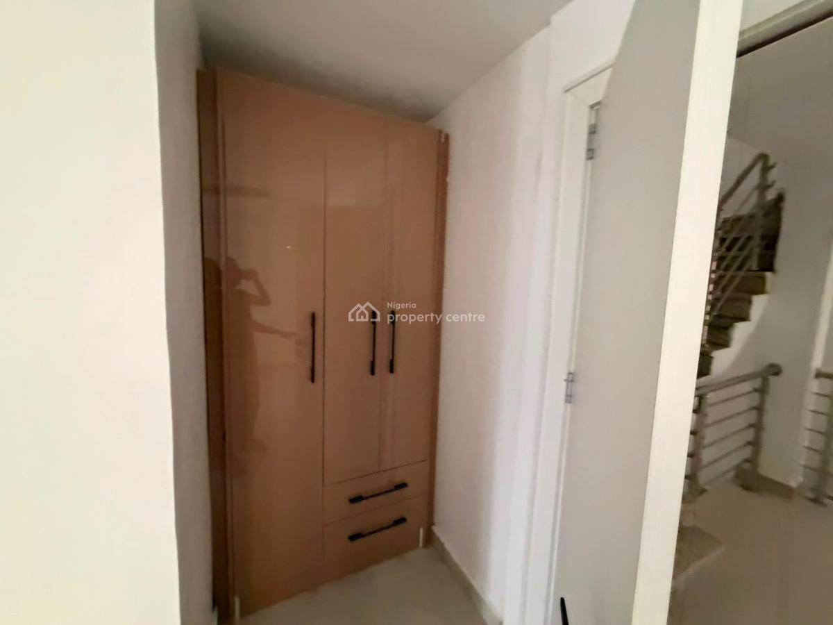 Contemporary 4-bedroom Terrace Duplex -- Spacious & Comfortable Living, Guzape District, Abuja, House for Rent