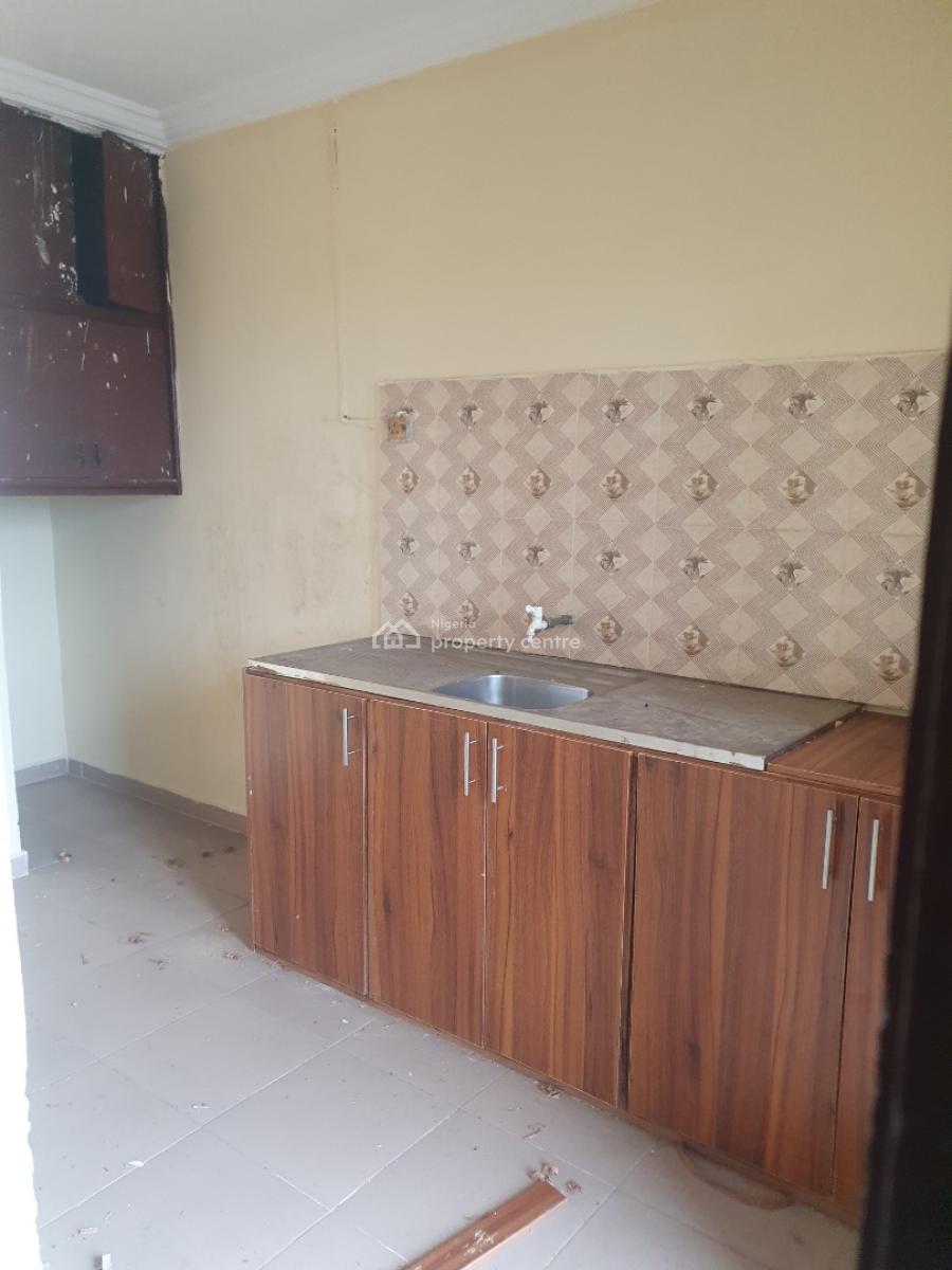 Newly Renovated 3bedroom Flat at Ikosi Ketu, Ikosi Ketu, Ikosi, Ketu, Lagos, Flat / Apartment for Rent