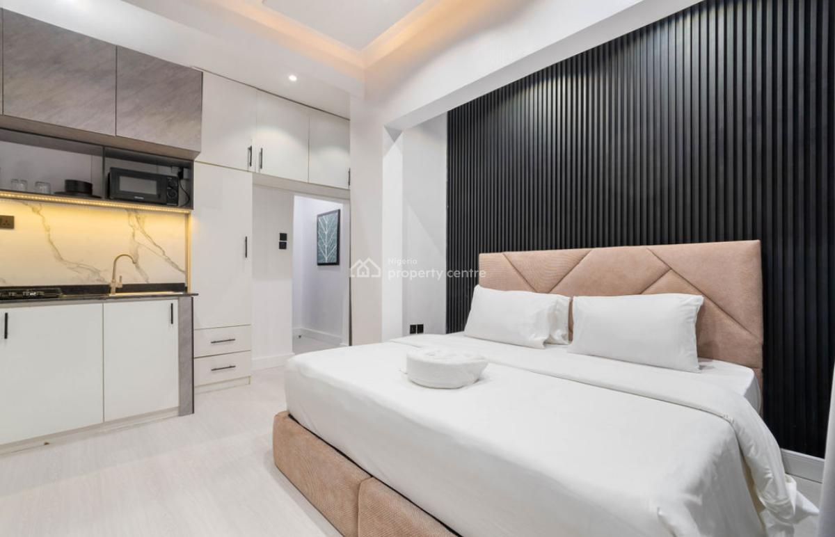 Luxury 1-bedroom Apartment with Premium Features, Admiralty, Lekki Phase 1, Lekki, Lagos, Flat / Apartment Short Let