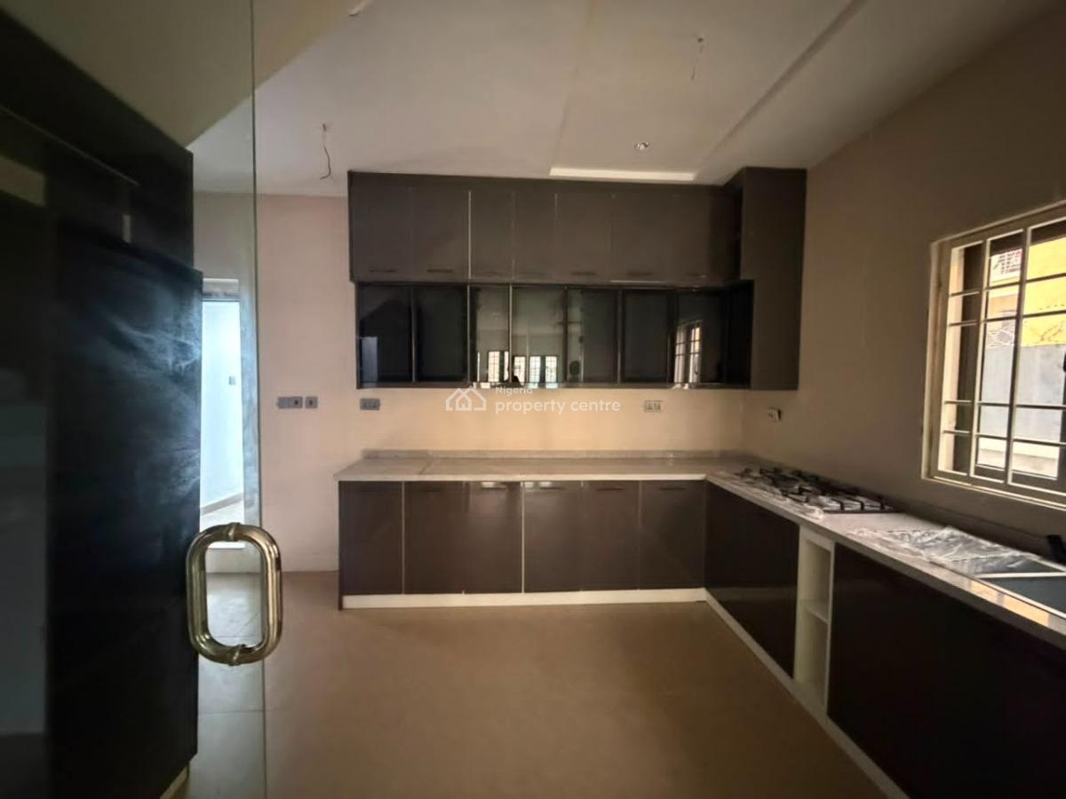 Standard 4 Bedroom, Guzape District, Abuja, Terraced Duplex for Rent