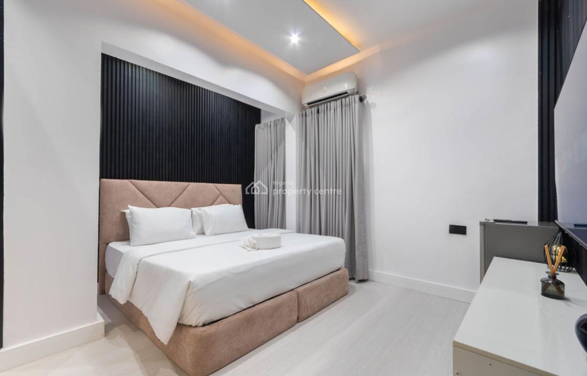 Exclusive 2-bedroom Apartment with Top Amenities, Admiralty, Lekki Phase 1, Lekki, Lagos, Flat / Apartment Short Let