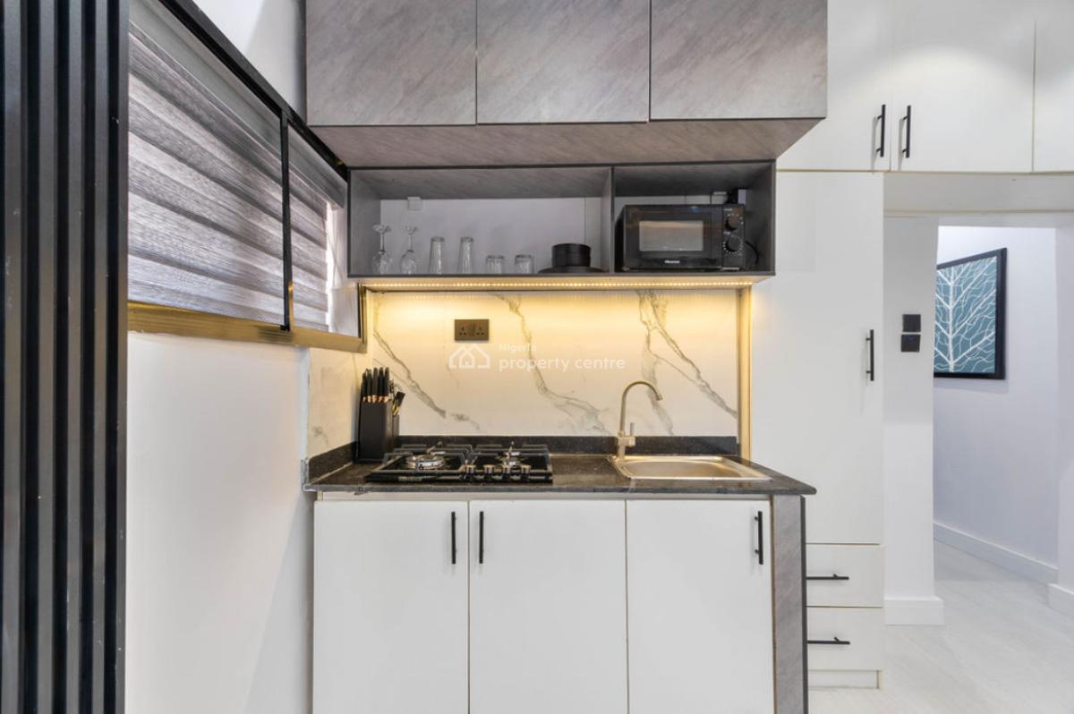 Exclusive 2-bedroom Apartment with Top Amenities, Admiralty, Lekki Phase 1, Lekki, Lagos, Flat / Apartment Short Let