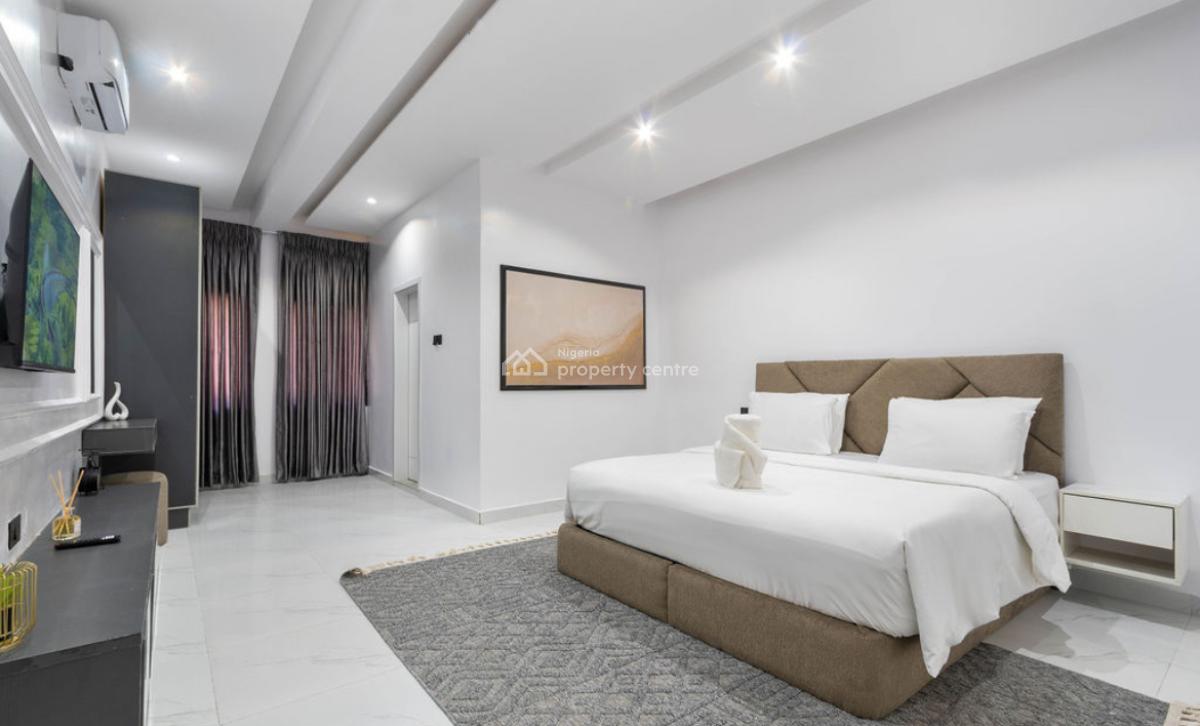 Exclusive 2-bedroom Apartment with Top Amenities, Admiralty, Lekki Phase 1, Lekki, Lagos, Flat / Apartment Short Let