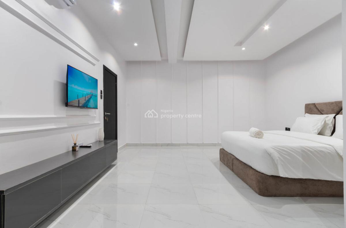 Exclusive 2-bedroom Apartment with Top Amenities, Admiralty, Lekki Phase 1, Lekki, Lagos, Flat / Apartment Short Let