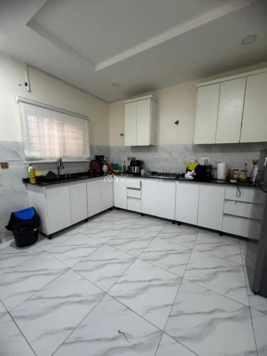 a Standard 3 Bedroom with Bq, By Jabi Lake, Jabi, Abuja, Flat / Apartment for Sale