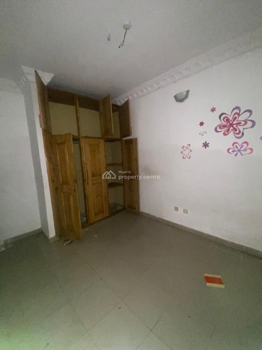 Well Maintained 3 Bedroom Apartment, Gra Phase 1, Magodo, Lagos, Flat / Apartment for Rent