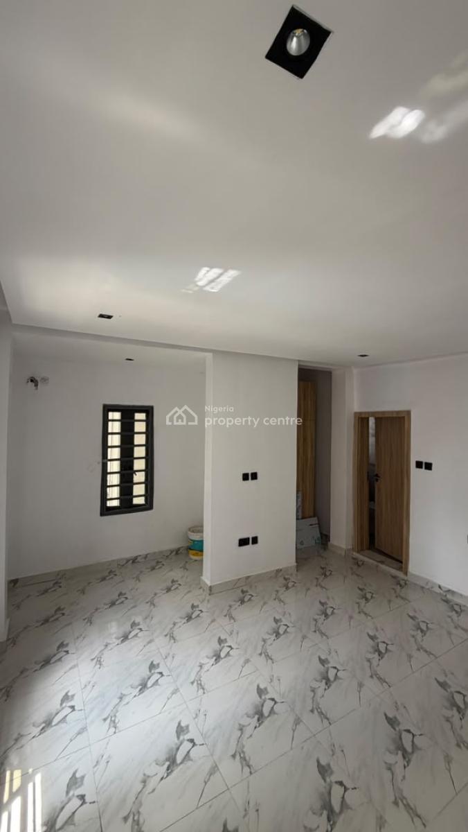 Vatican Court -- Well-appointed 3 Bedroom Apartment in a Prime Location, Yaba, Lagos, Flat / Apartment for Sale