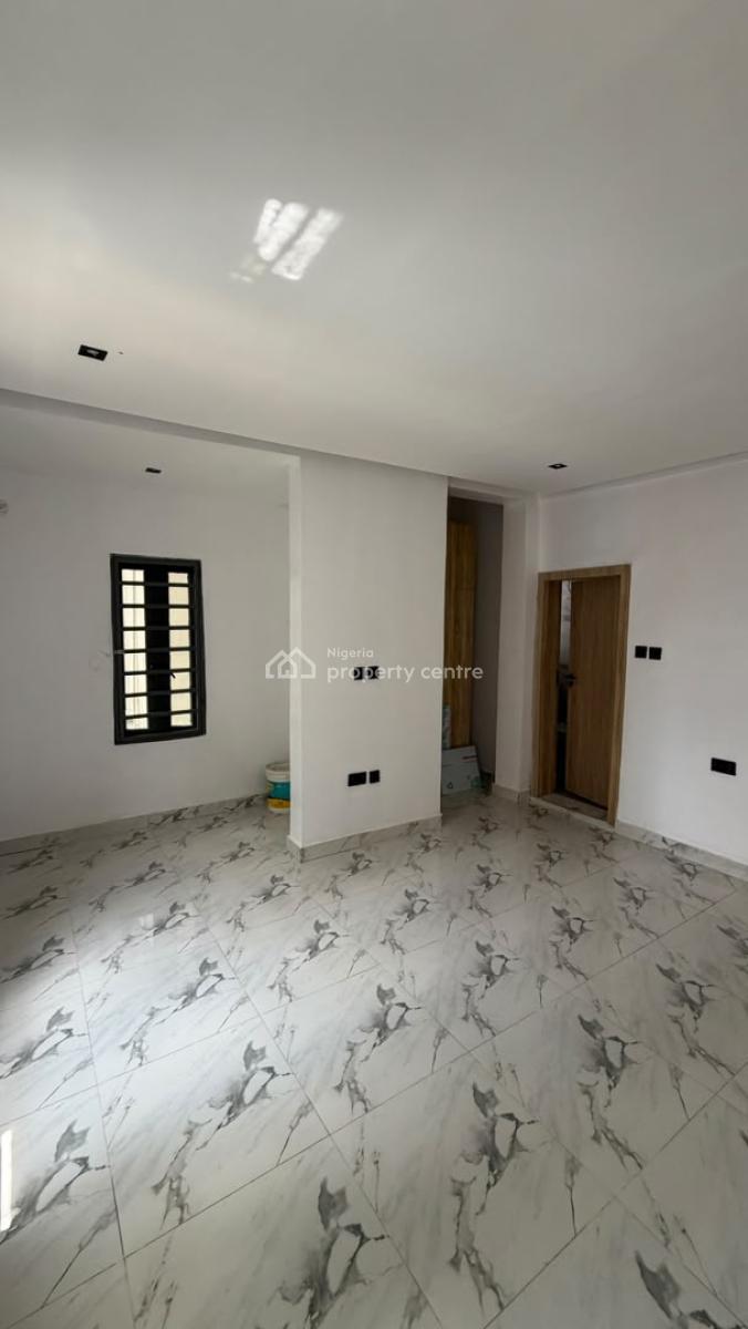 Vatican Court -- Well-appointed 3 Bedroom Apartment in a Prime Location, Yaba, Lagos, Flat / Apartment for Sale