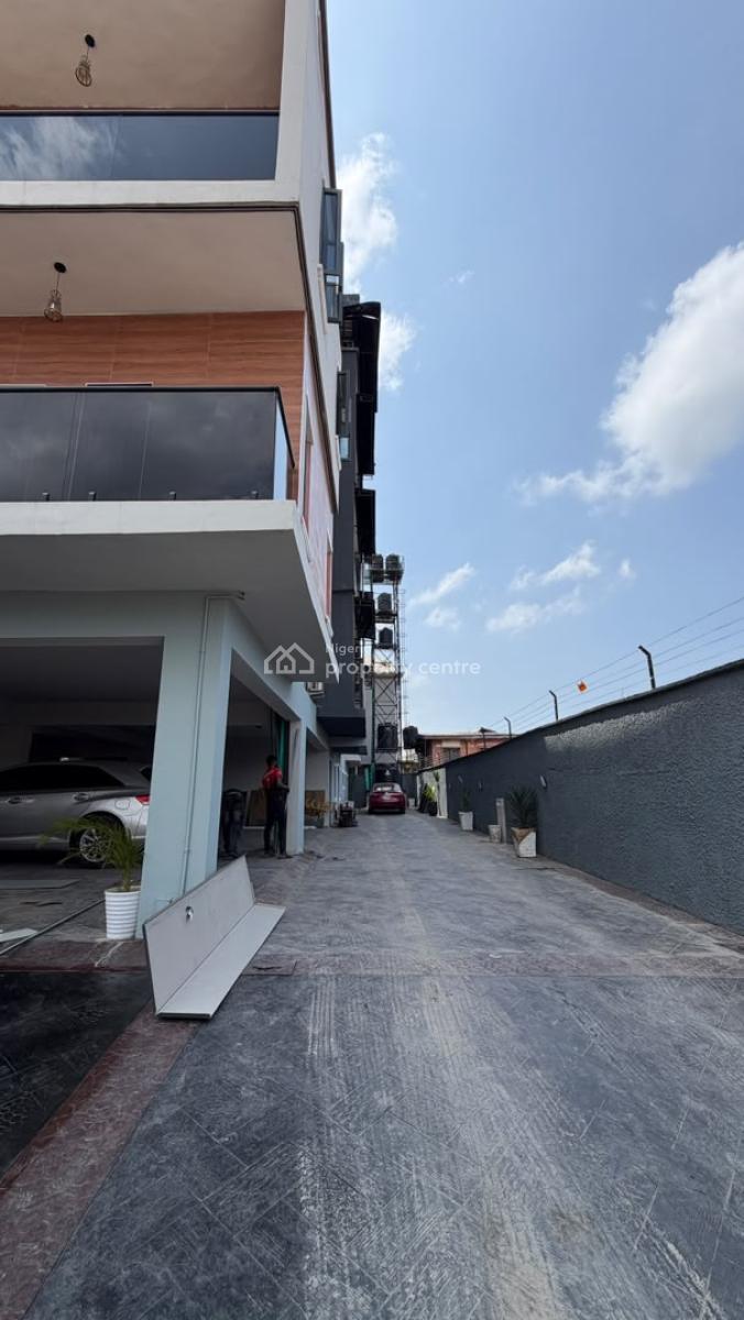 Vatican Court -- Well-appointed 3 Bedroom Apartment in a Prime Location, Yaba, Lagos, Flat / Apartment for Sale