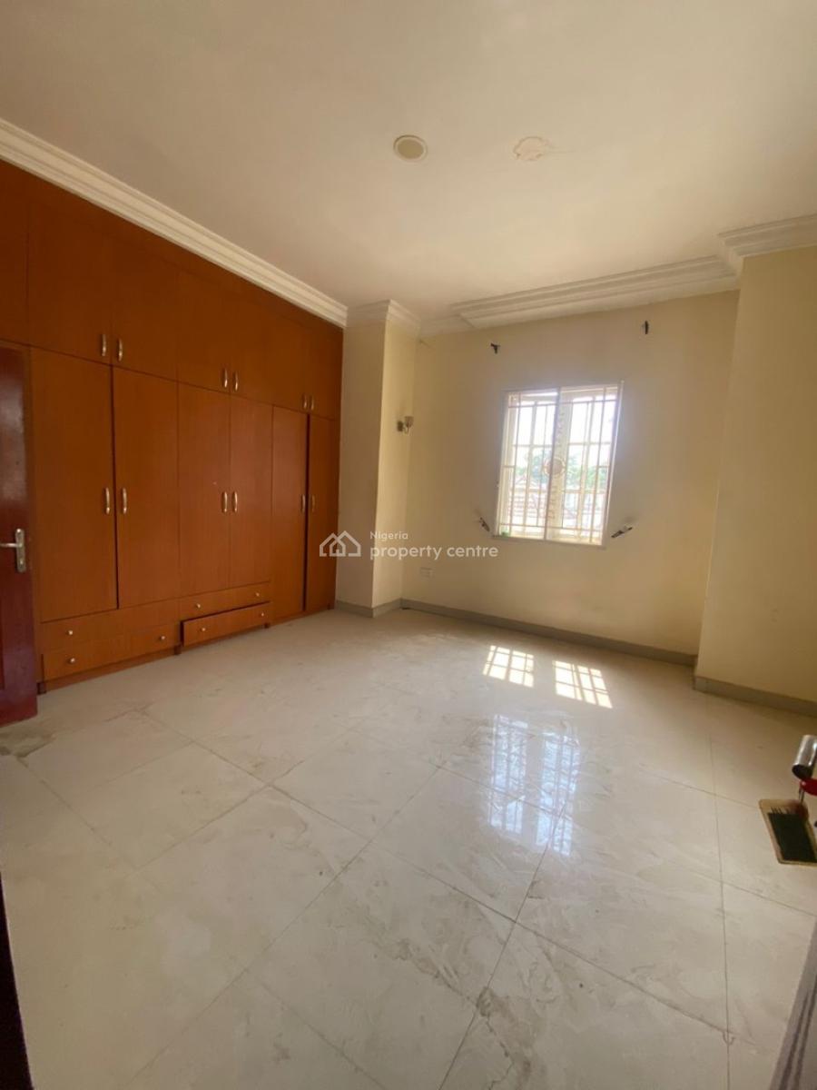 Standard 3 Bedroom Apartment with Bq, 4th Avenue, Gwarinpa, Abuja, Flat / Apartment for Rent