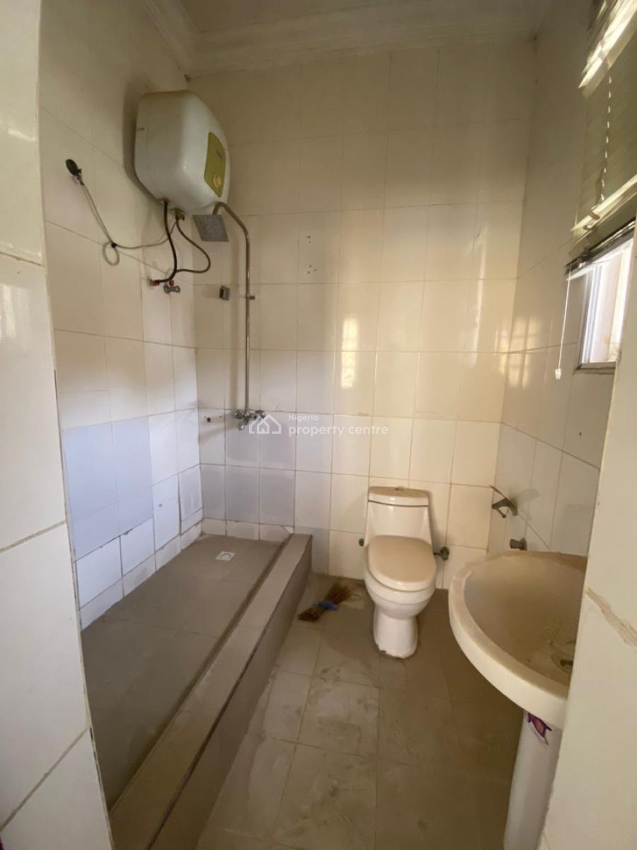Standard 3 Bedroom Apartment with Bq, 4th Avenue, Gwarinpa, Abuja, Flat / Apartment for Rent