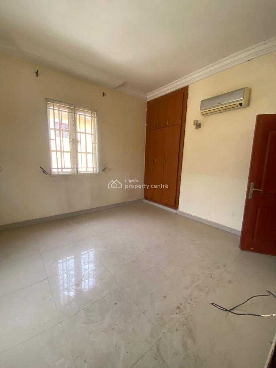Standard 3 Bedroom Apartment with Bq, 4th Avenue, Gwarinpa, Abuja, Flat / Apartment for Rent