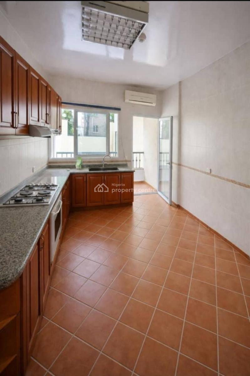 Well-appointed 3 Bedroom Apartments with Bq & Dedicated Parking, Old Ikoyi, Ikoyi, Lagos, Flat / Apartment for Sale