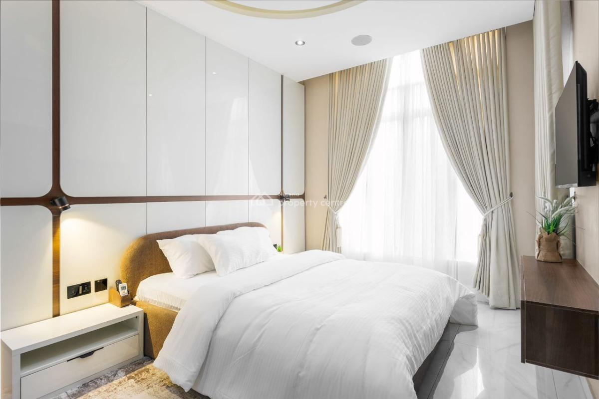 Luxury 3 Bedroom Apartment with Housekeeping and Private Cinema, Gymnasium, Swimming Pool ,karaoke, Banana Island, Ikoyi, Lagos, Flat / Apartment Short Let