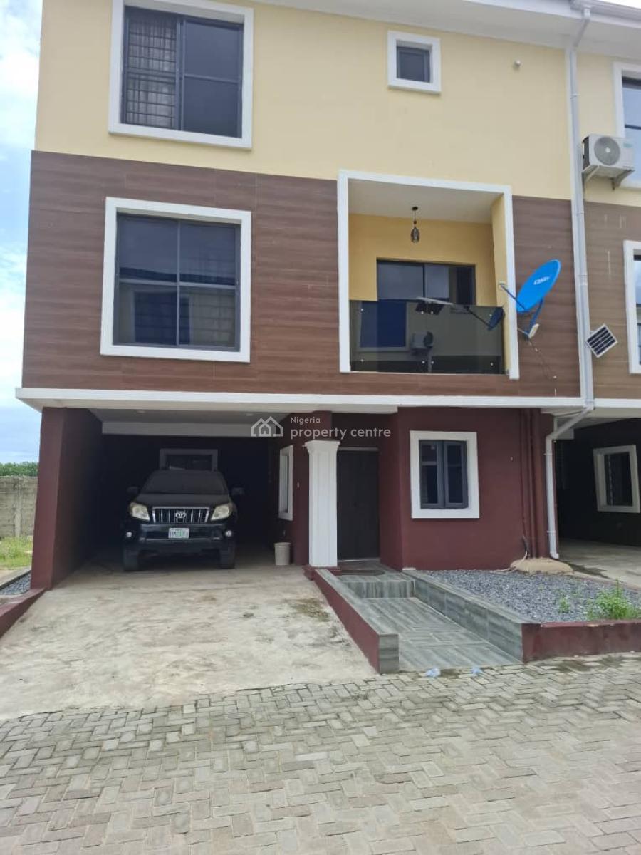 4-bedroom Terrace Duplex Fofeatures: * Located in The Heart, Surulere, Lagos, Terraced Duplex for Rent