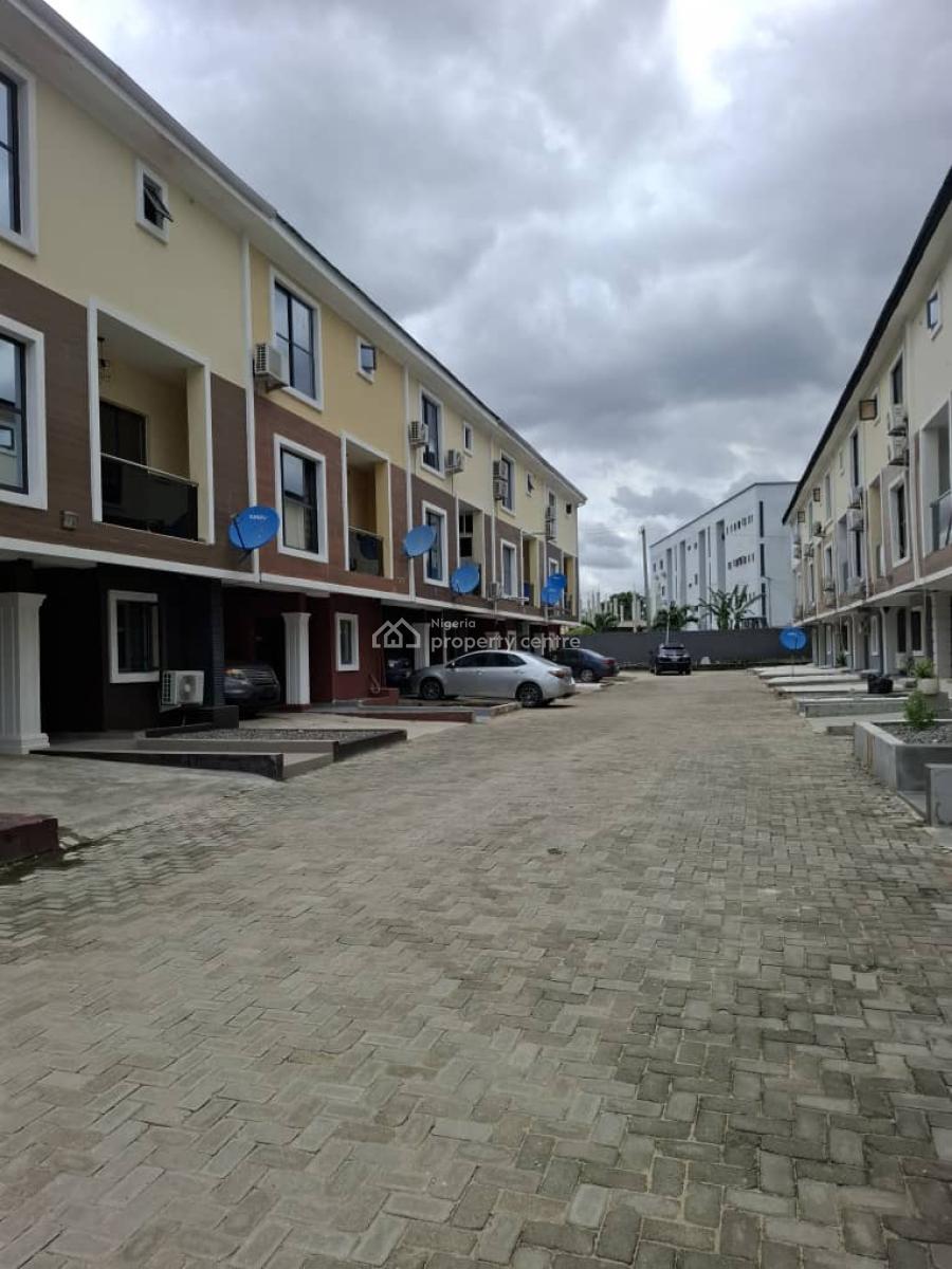 4-bedroom Terrace Duplex Fofeatures: * Located in The Heart, Surulere, Lagos, Terraced Duplex for Rent