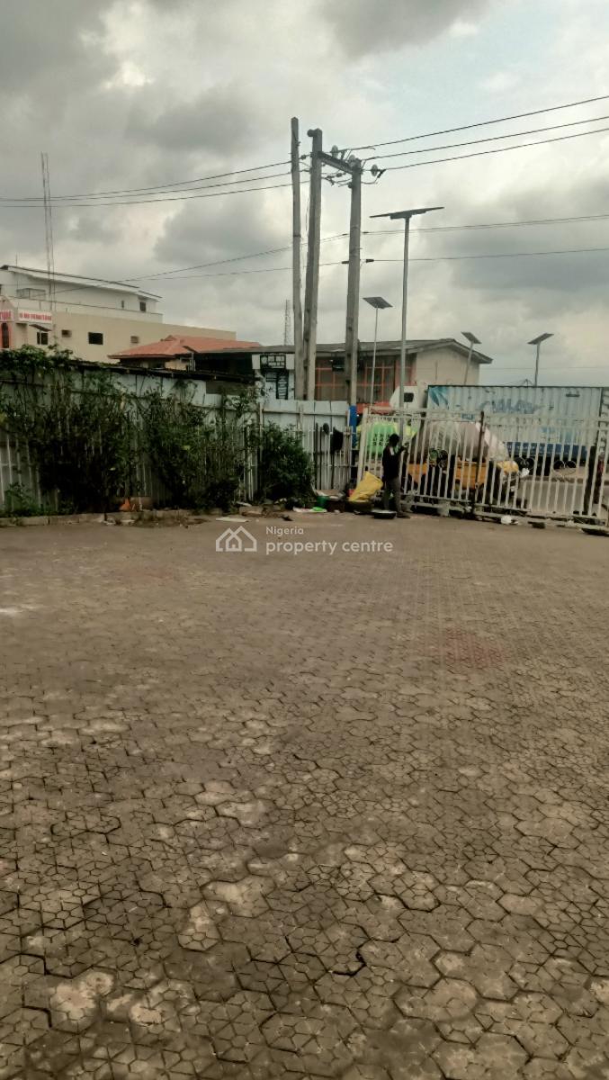 Commercial Building on 1000 Sqms Land, Ogunnusi Road, Omole Phase 1, Ikeja, Lagos, Commercial Property for Rent