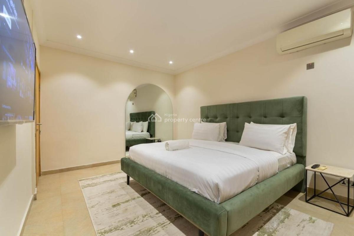 Luxury 1 Bedroom Apartment with Gymnasium and Swimming Pool, Wifi,refrigerator, Swimming Pool, Lekki Phase 1, Lekki, Lagos, Flat / Apartment Short Let