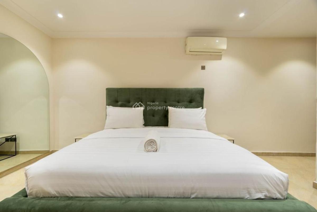 Luxury 1 Bedroom Apartment with Gymnasium and Swimming Pool, Wifi,refrigerator, Swimming Pool, Lekki Phase 1, Lekki, Lagos, Flat / Apartment Short Let