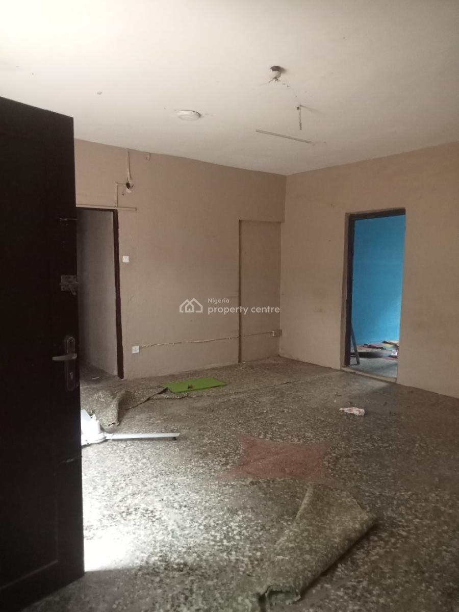 a Decent & Spacious 2 Bedroom Apartment in Serene Environment, Off Olaniyi Street, New Oko-oba, Agege, Lagos, Flat / Apartment for Rent