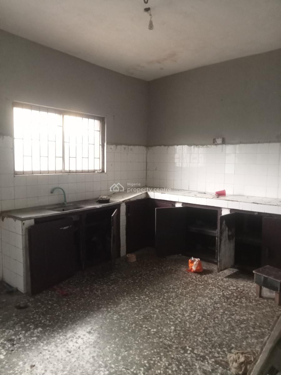 a Decent & Spacious 2 Bedroom Apartment in Serene Environment, Off Olaniyi Street, New Oko-oba, Agege, Lagos, Flat / Apartment for Rent