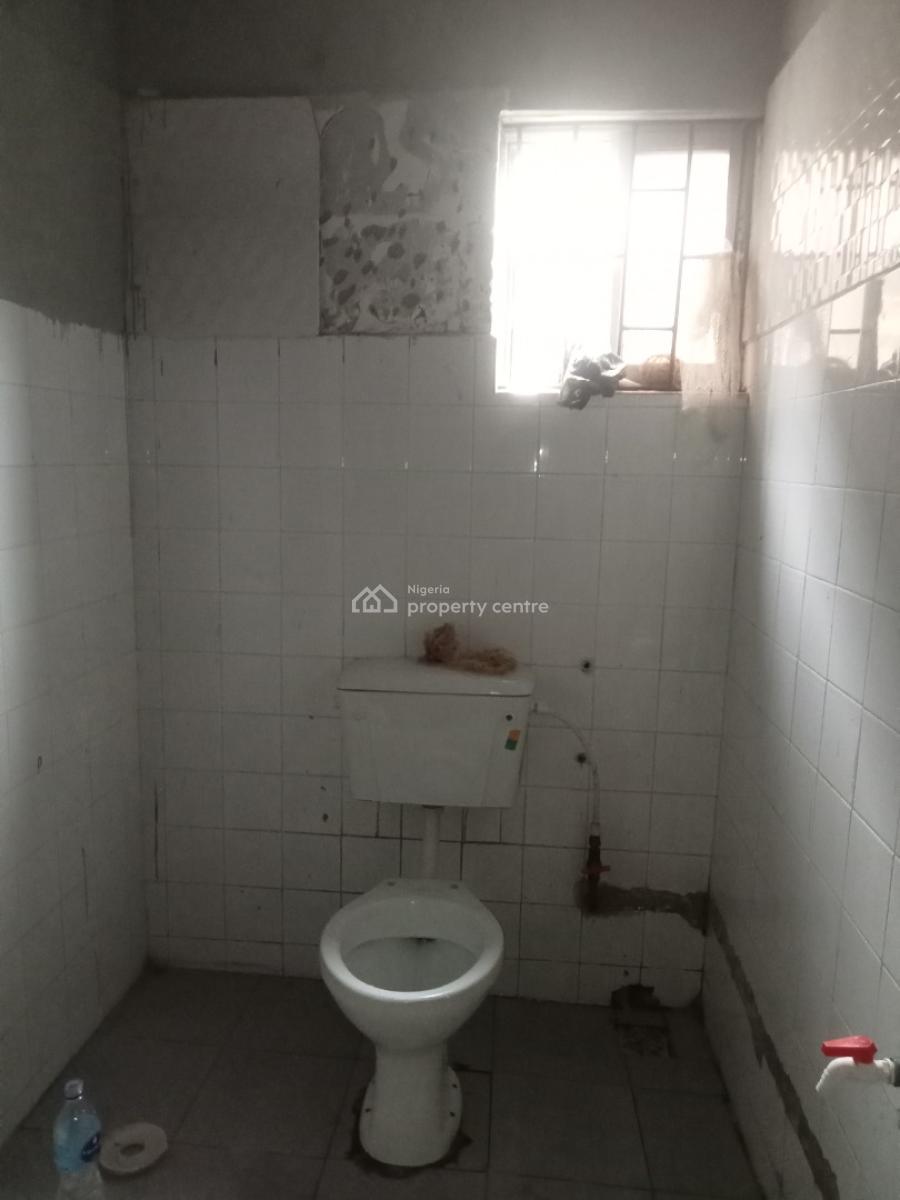 a Decent & Spacious 2 Bedroom Apartment in Serene Environment, Off Olaniyi Street, New Oko-oba, Agege, Lagos, Flat / Apartment for Rent