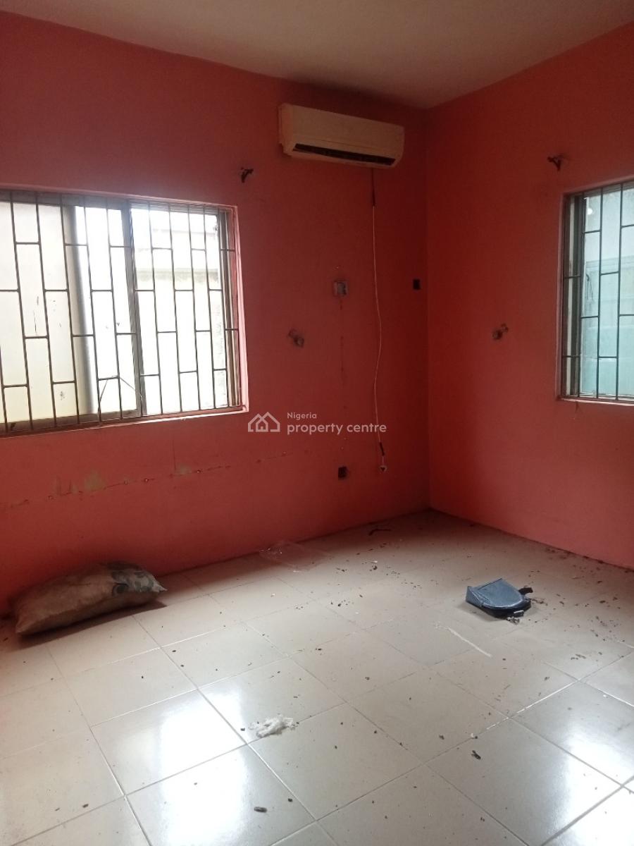 a Decent & Spacious 2 Bedroom Apartment in Serene Environment, Off Olaniyi Street, New Oko-oba, Agege, Lagos, Flat / Apartment for Rent