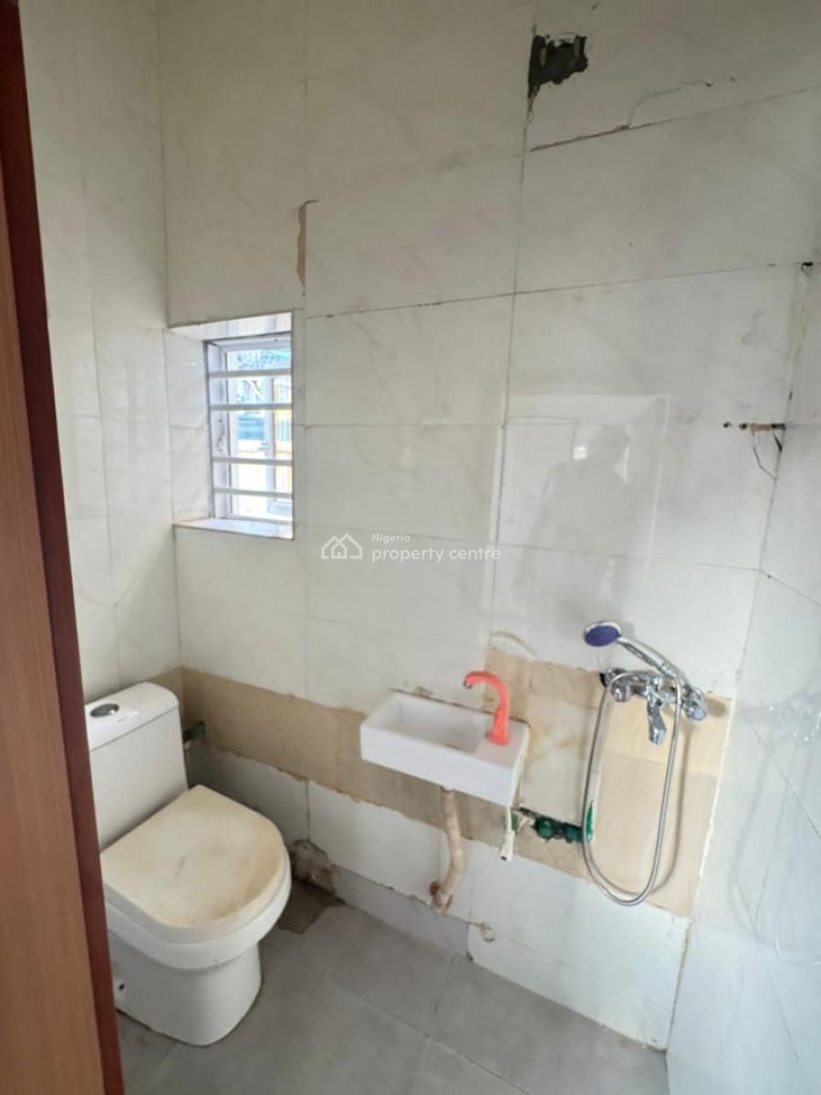 Spacious Well Converted 1 Bedroom Flat Downstairs Wth Pe, in Secured Estate at Chevron, Lekki, Lagos, Mini Flat (room and Parlour) for Rent
