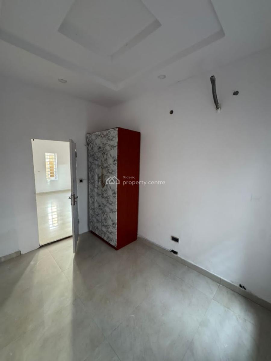 Spacious Well Converted 1 Bedroom Flat Downstairs Wth Pe, in Secured Estate at Chevron, Lekki, Lagos, Mini Flat (room and Parlour) for Rent