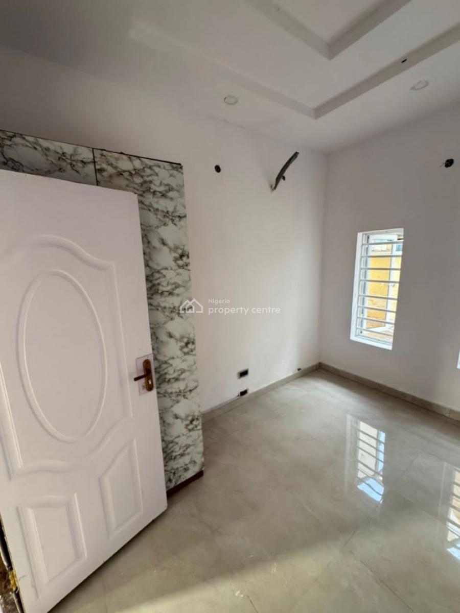 Spacious Well Converted 1 Bedroom Flat Downstairs Wth Pe, in Secured Estate at Chevron, Lekki, Lagos, Mini Flat (room and Parlour) for Rent
