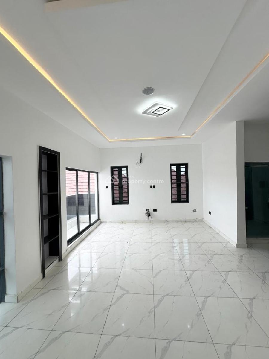 Nice 7 Bedroom House with a Bq, Ologolo Lekki, Lekki, Lagos, House for Rent