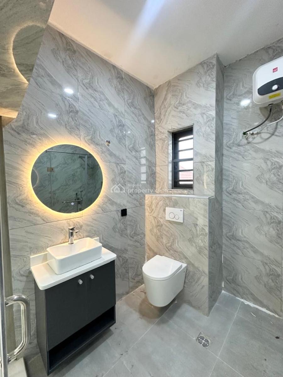 Nice 7 Bedroom House with a Bq, Ologolo Lekki, Lekki, Lagos, House for Rent
