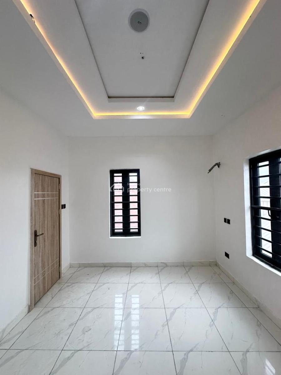 Nice 7 Bedroom House with a Bq, Ologolo Lekki, Lekki, Lagos, House for Rent