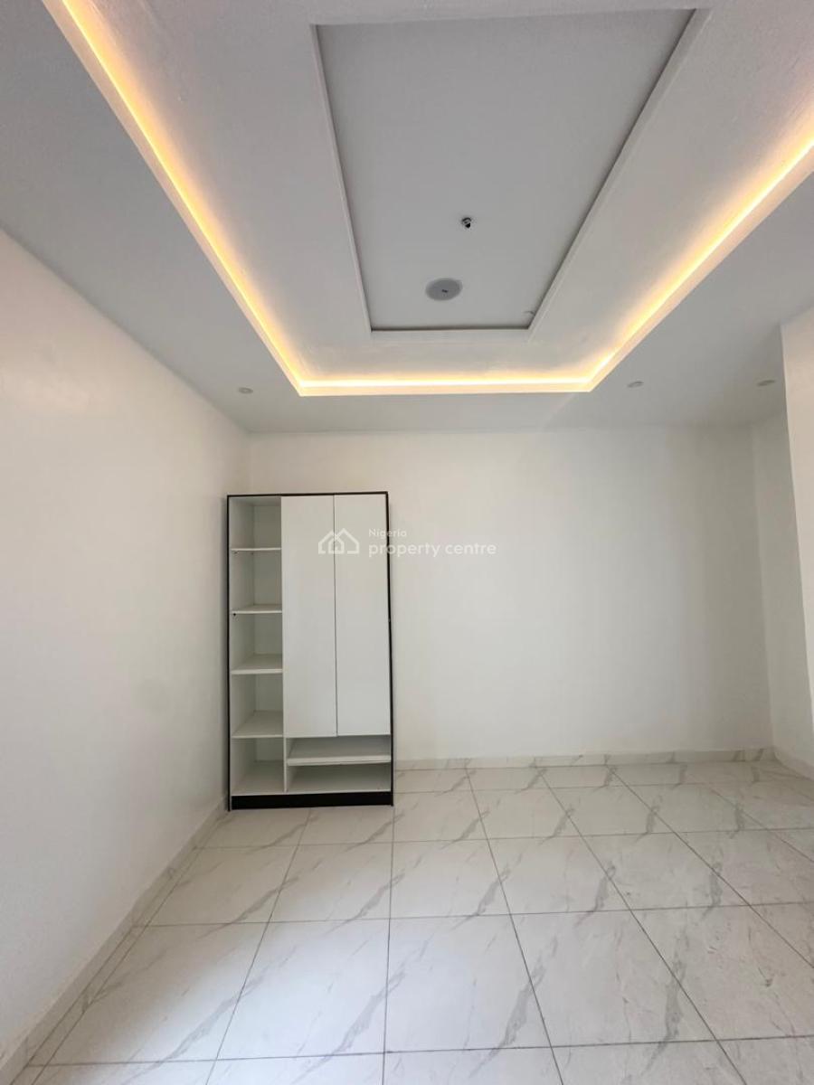Nice 7 Bedroom House with a Bq, Ologolo Lekki, Lekki, Lagos, House for Rent