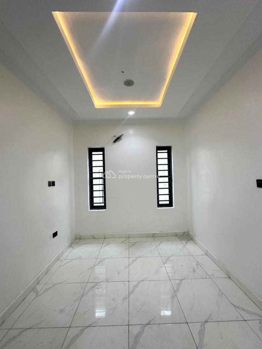Nice 7 Bedroom House with a Bq, Ologolo Lekki, Lekki, Lagos, House for Rent