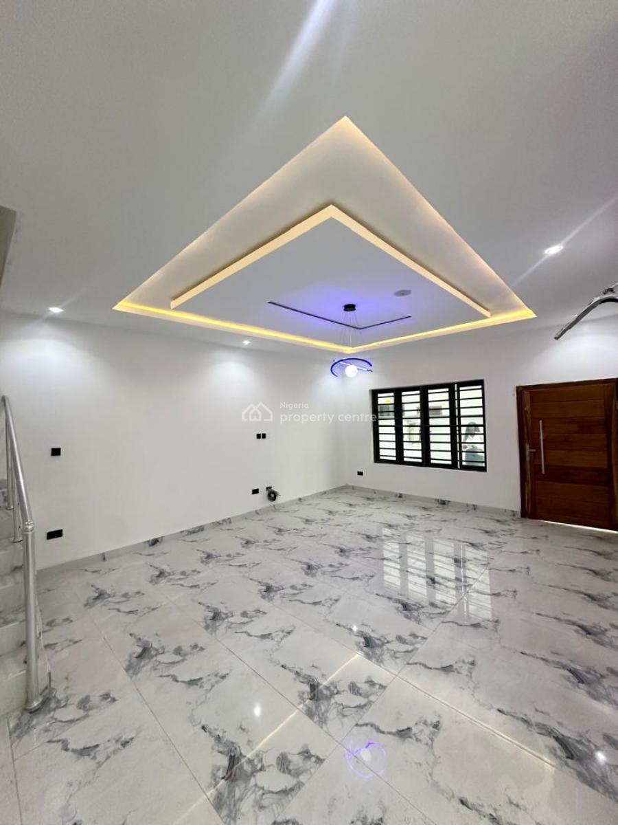 Nice 7 Bedroom House with a Bq, Ologolo Lekki, Lekki, Lagos, House for Rent
