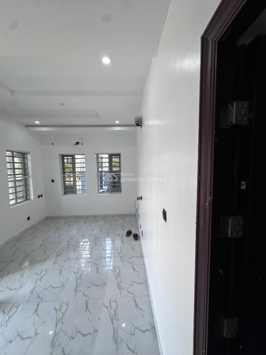 Luxury Spacious Miniflat, in a Secured Neighborhood, Ologolo, Lekki, Lagos, Mini Flat (room and Parlour) for Rent