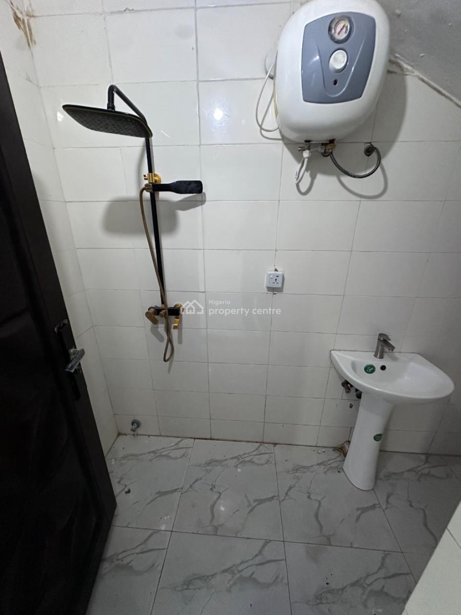 Luxury Spacious Miniflat, in a Secured Neighborhood, Ologolo, Lekki, Lagos, Mini Flat (room and Parlour) for Rent