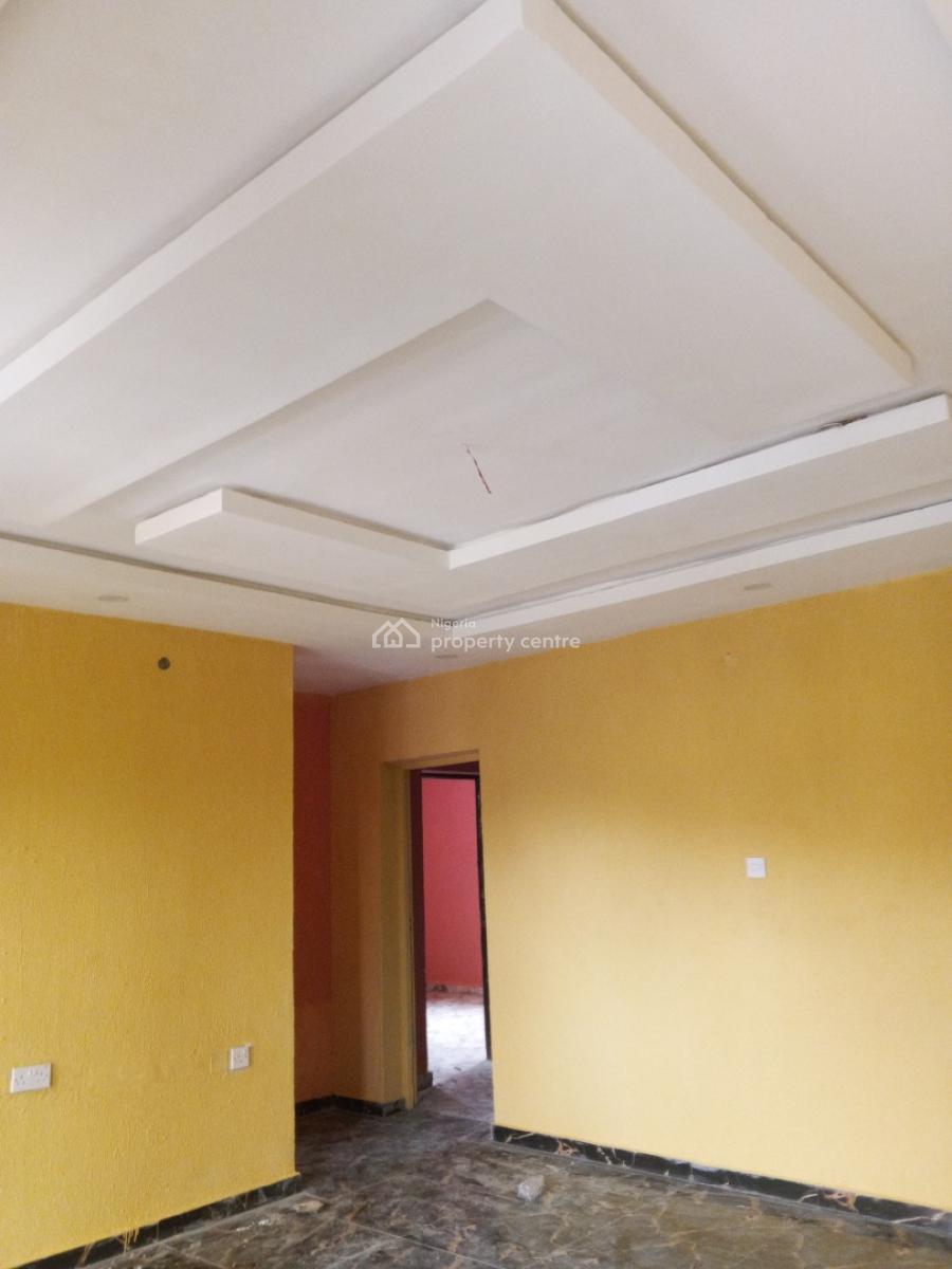 Sharp 3 Bedroom Upstairs, Bucknor Estate, Isolo, Lagos, Flat / Apartment for Rent