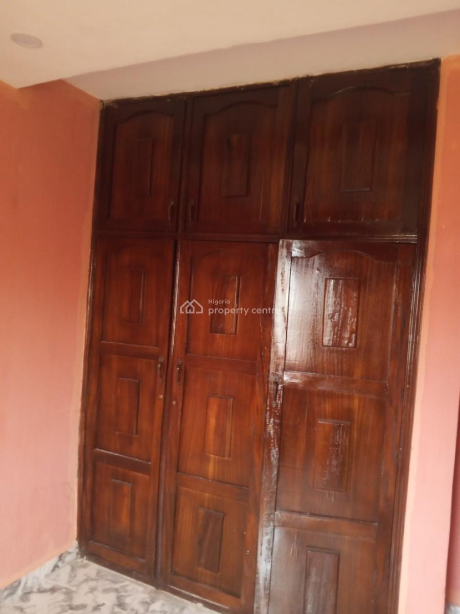 Sharp 3 Bedroom Upstairs, Bucknor Estate, Isolo, Lagos, Flat / Apartment for Rent