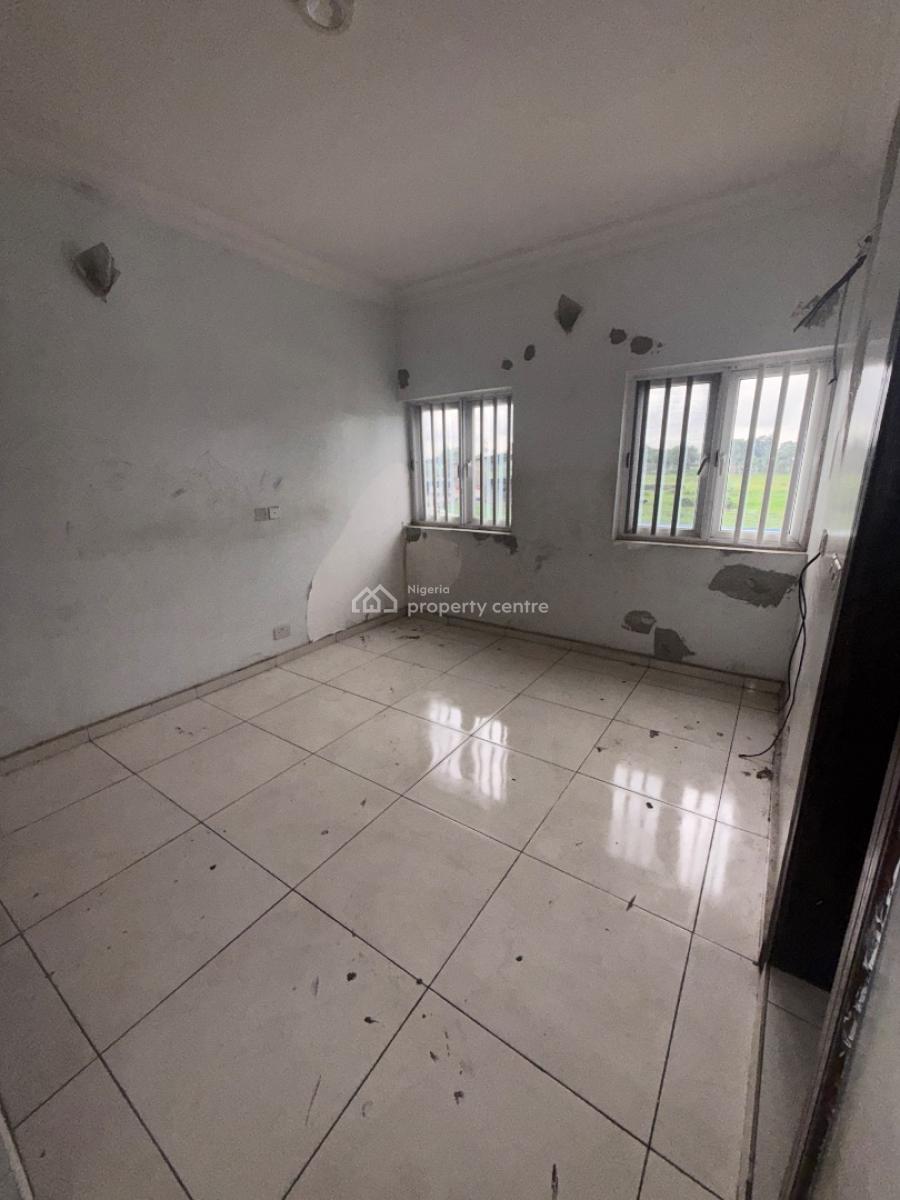 Massive 3bedroom Apartment at Iponri, Surulere, Iponri, Surulere, Lagos, Flat / Apartment for Rent