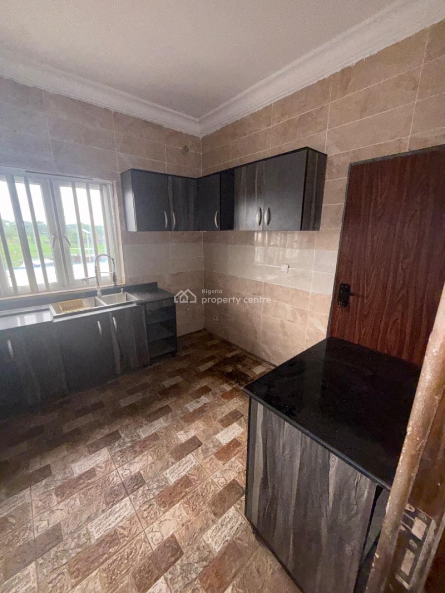 Massive 3bedroom Apartment at Iponri, Surulere, Iponri, Surulere, Lagos, Flat / Apartment for Rent