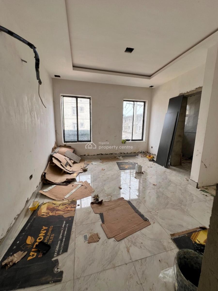 Expansive 3-bedroom Apartment with Bq, Pool, Gym, Elevator & Balcony, Victoria Island (vi), Lagos, Block of Flats for Sale