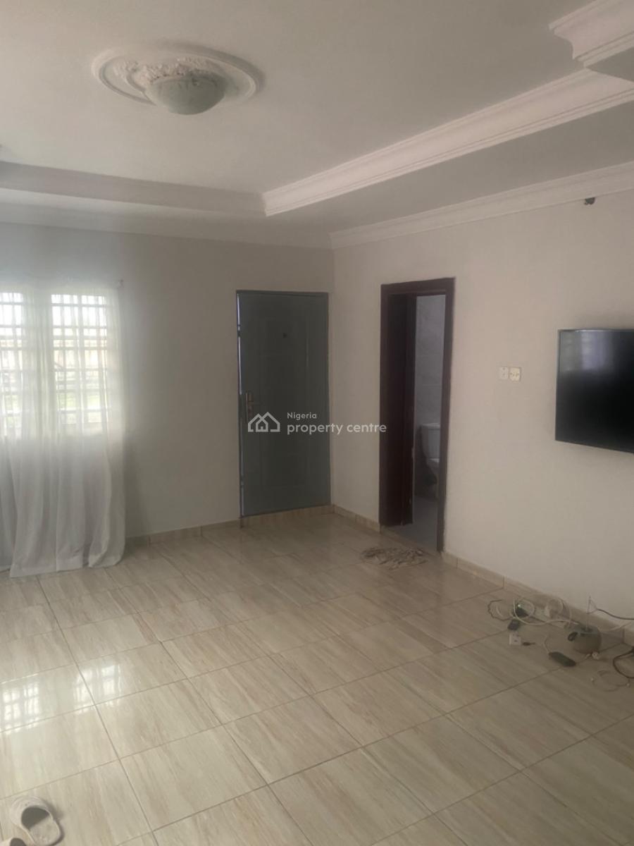 a Lovely Spacious Master Bedroom with a Balcony, Lekki, Lagos, Flat / Apartment for Rent