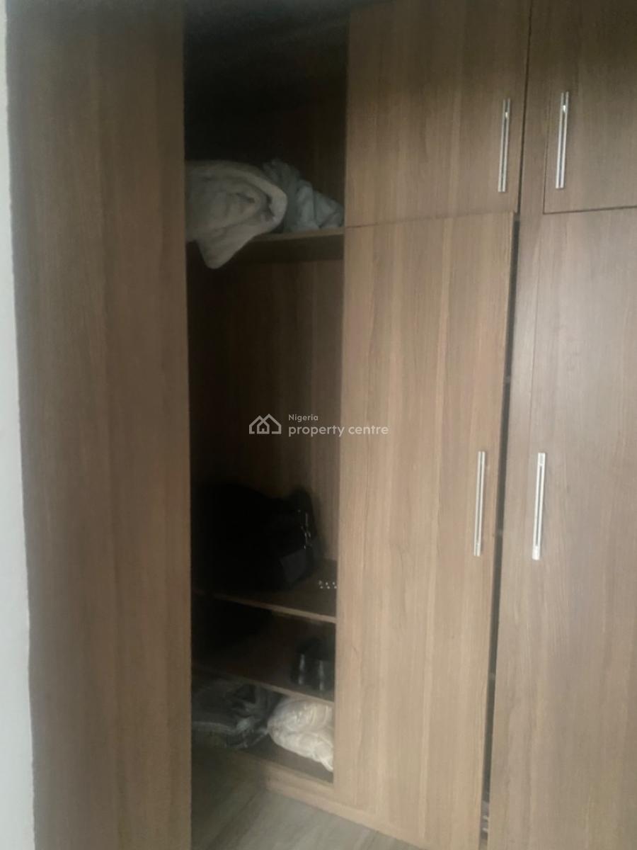 a Lovely Spacious Master Bedroom with a Balcony, Lekki, Lagos, Flat / Apartment for Rent