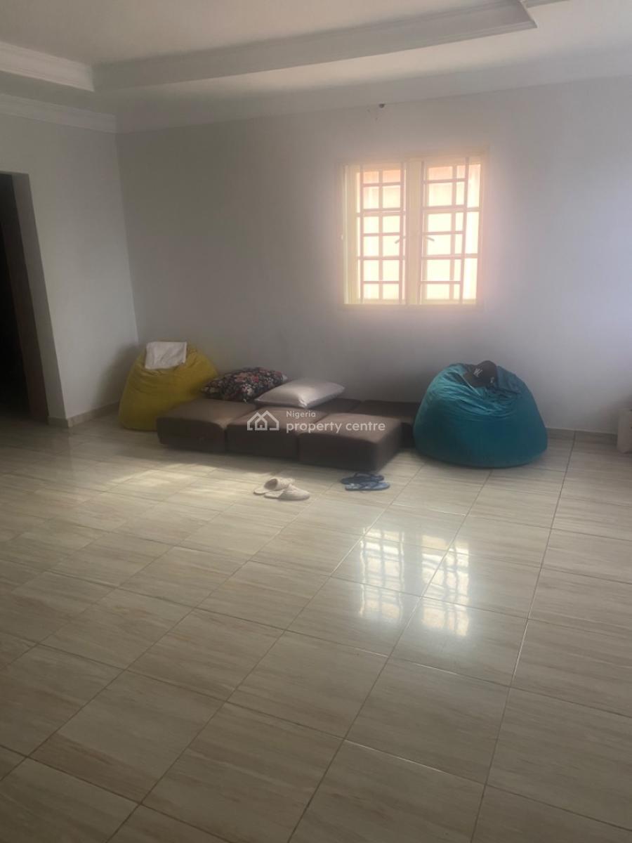 a Lovely Spacious Master Bedroom with a Balcony, Lekki, Lagos, Flat / Apartment for Rent