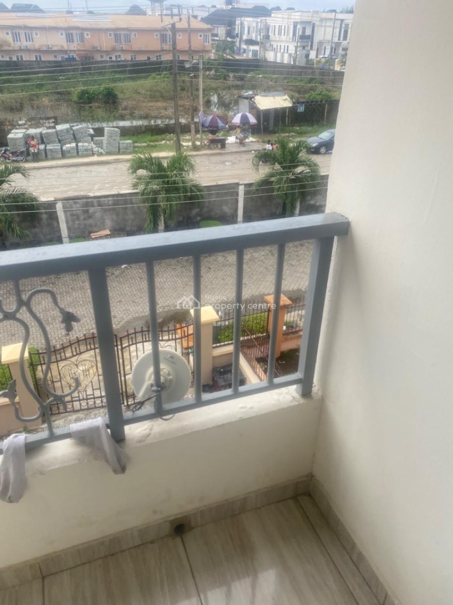 a Lovely Spacious Master Bedroom with a Balcony, Lekki, Lagos, Flat / Apartment for Rent