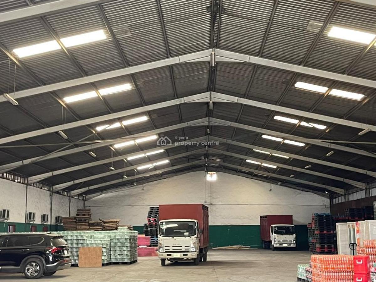 Massive Two Bay Warehouse, Along Agege  Motor Road, Mushin, Mushin, Lagos, Warehouse for Sale