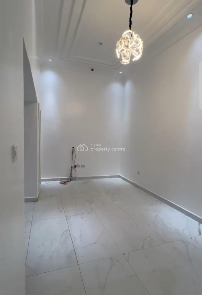 Spacious & Service 4 Bedroom Terrace Duplex with 1 Room Bq., Guzape District, Abuja, Terraced Duplex for Rent